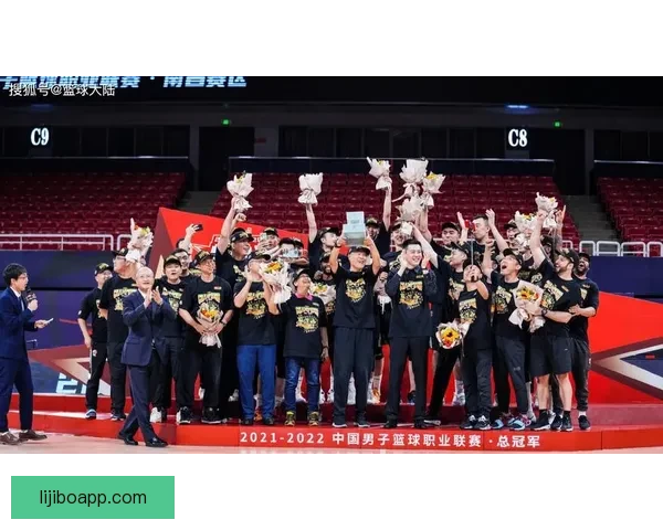 亚特兰大全新阵容磨合初见成效年轻核心与老将联手冲击季后赛席位